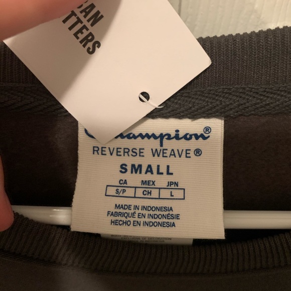 NEW champion hoodie - Picture 3 of 4